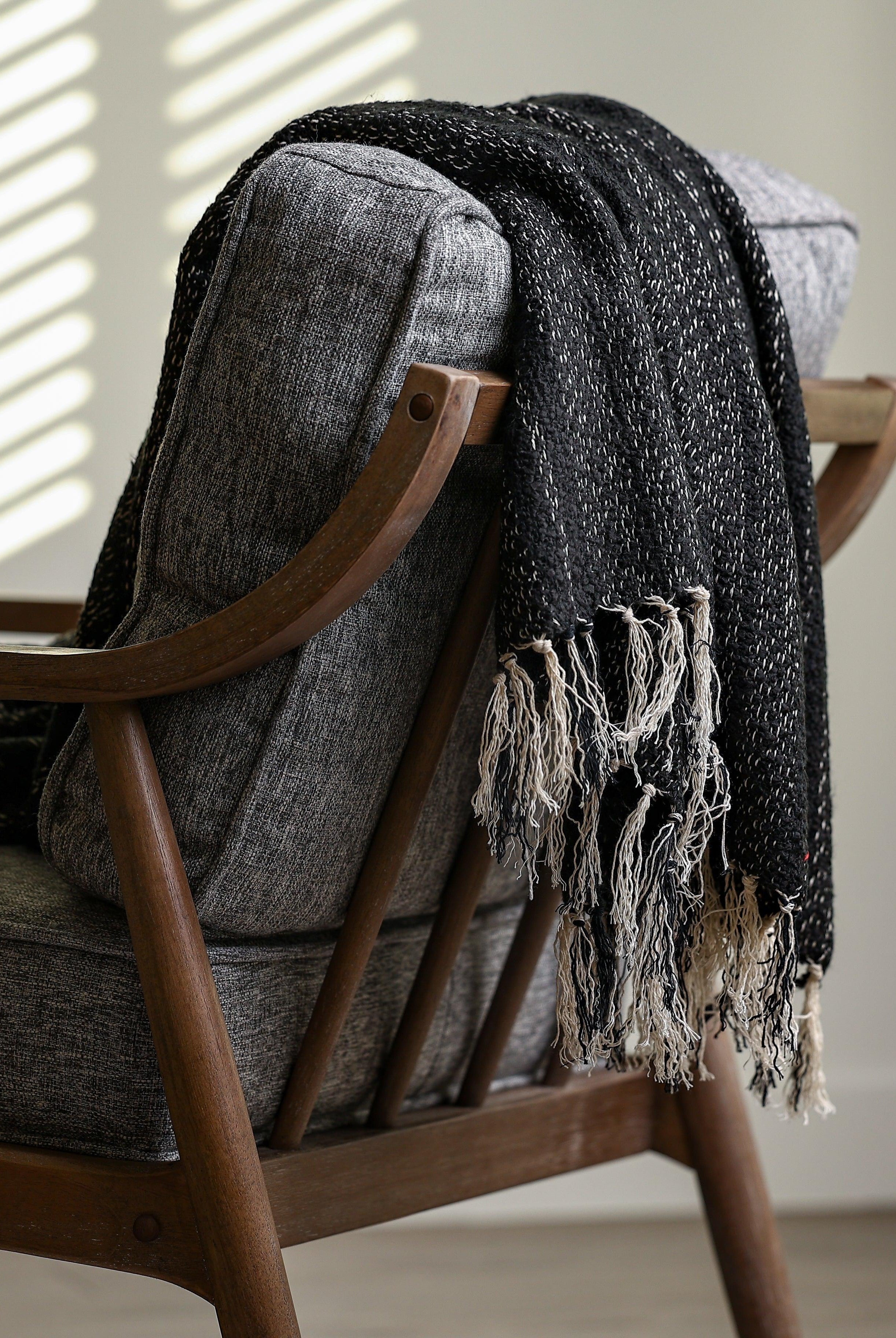 VERY SOFT THROW BLANKET WHITH SUBTLE STRIPES - Boucle Home