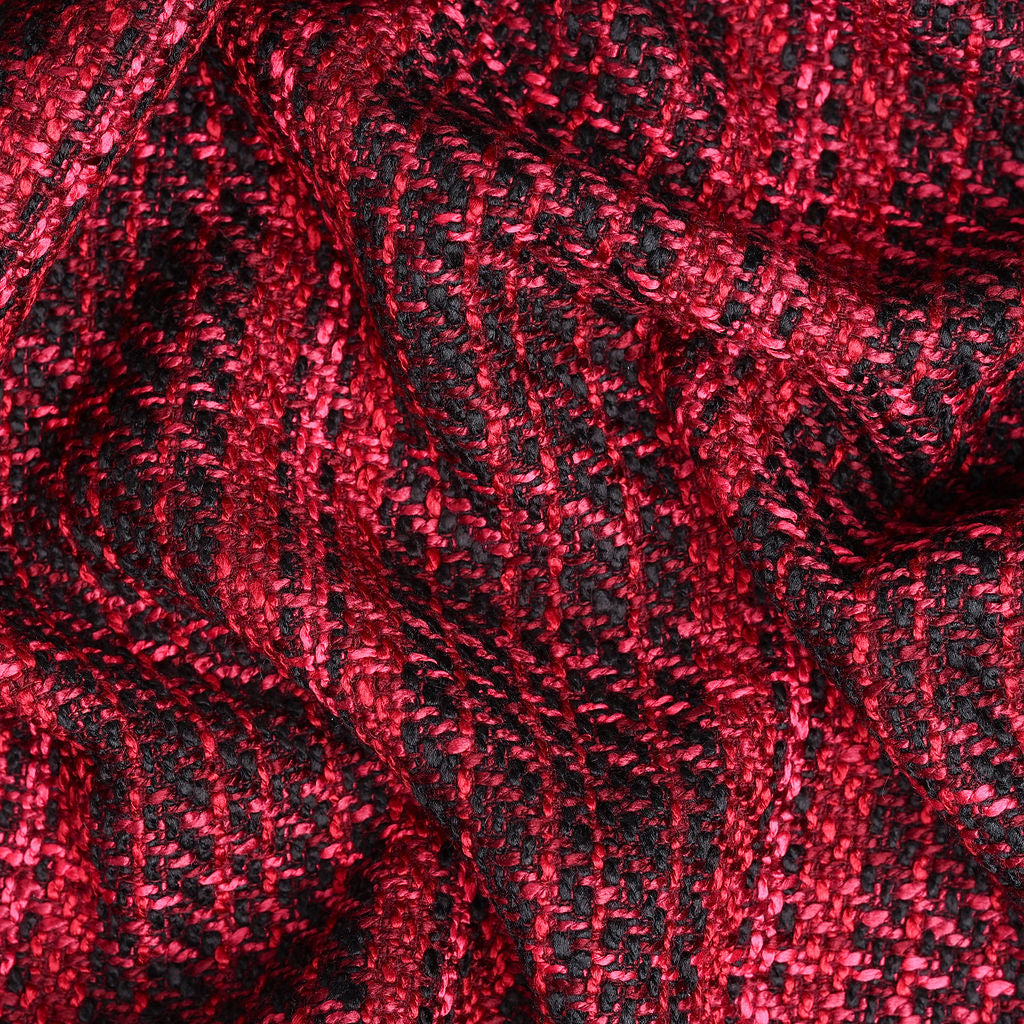 up close picture of our chunky magenta throw blanket for bed