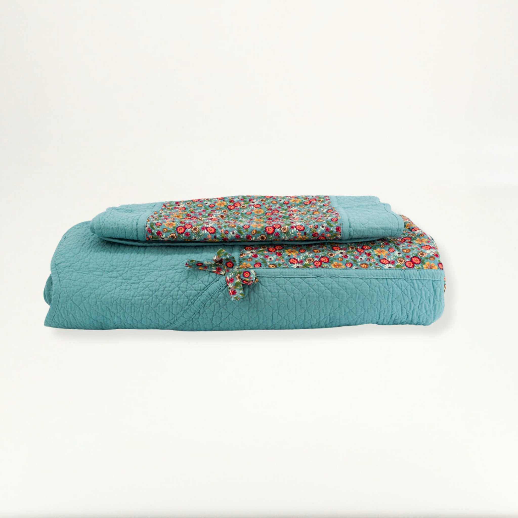 Blue Floral Quilt with 2 Shams (King and Queen)| Cotton Polyester Blend